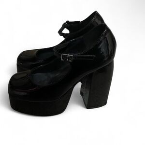Black patent leather platform heels